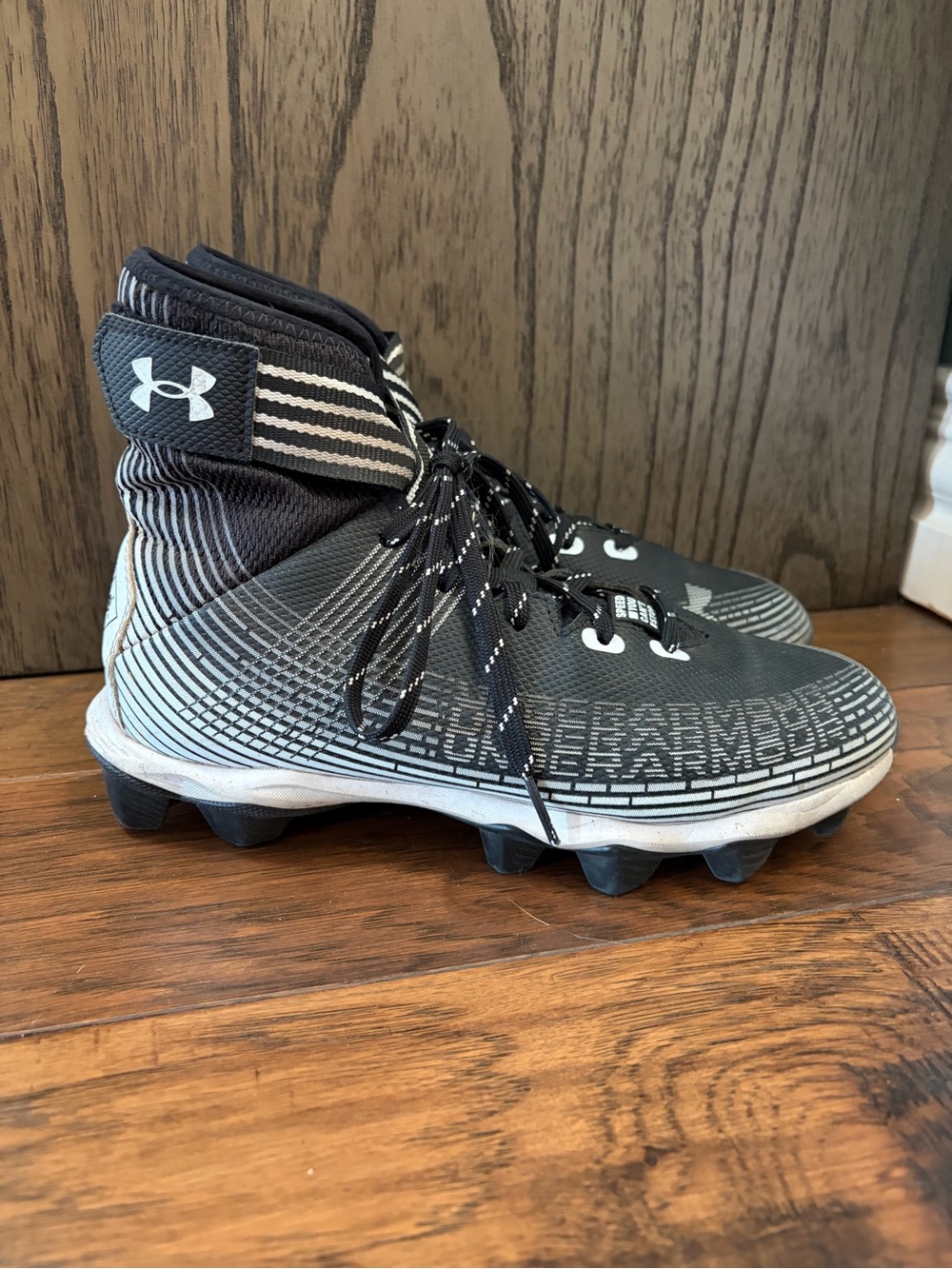 Under Armour Kids' Black White High-Top Football Cleats Size 5 Youth